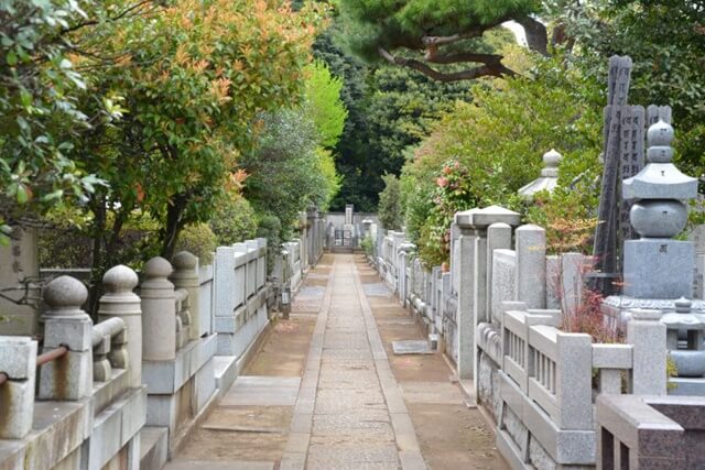 六ツ目墓園は香川で女装子、男の娘、ニューハーフと出会いがあるスポット